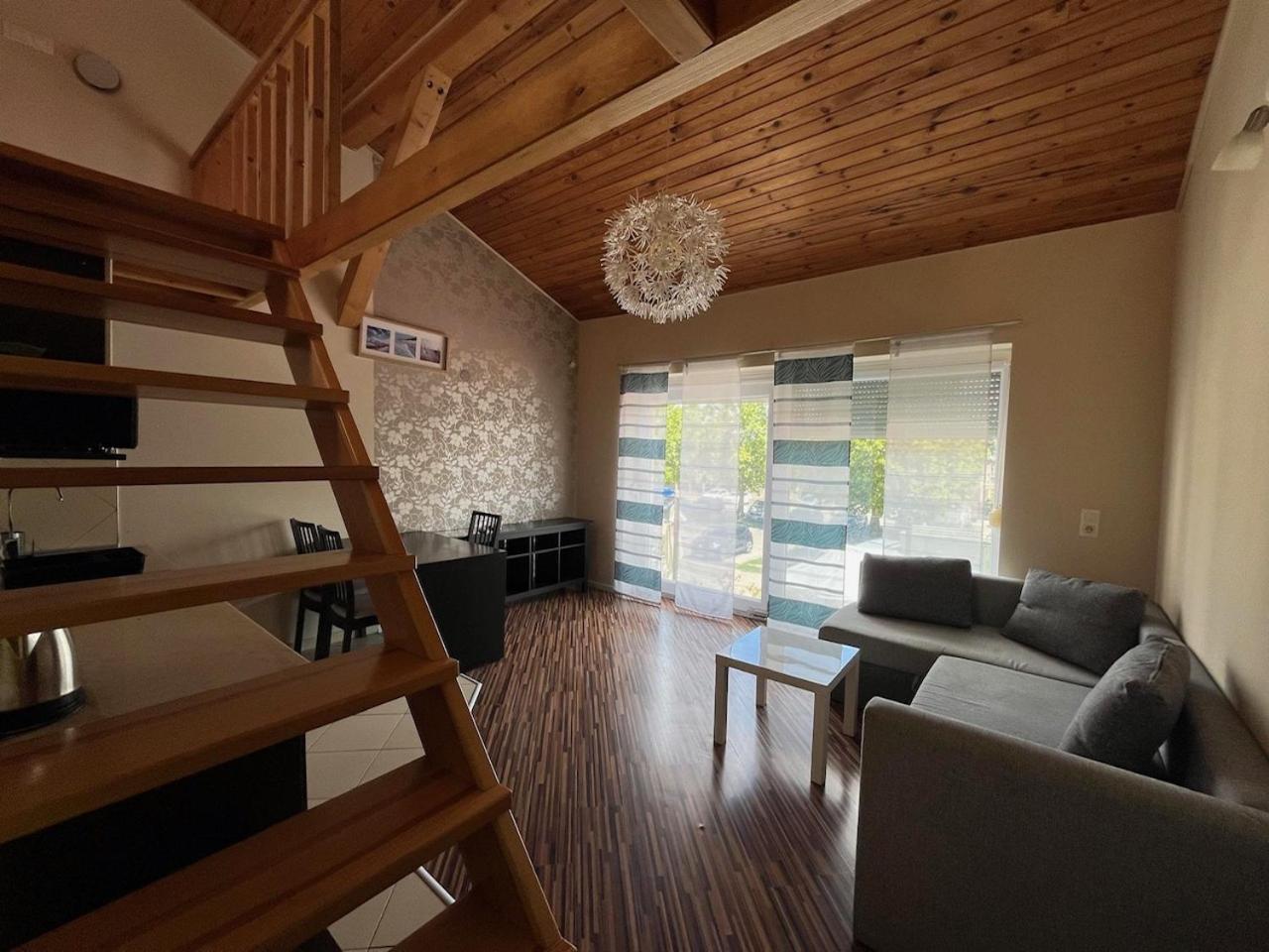 City Apartman Haz Балатонлелле Екстер'єр фото